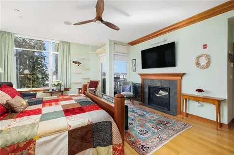 341 Thames Street Bristol RI 02809