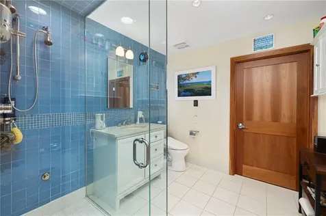 341 Thames Street Bristol RI 02809