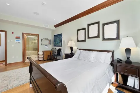 341 Thames Street Bristol RI 02809
