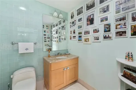 341 Thames Street Bristol RI 02809