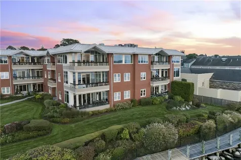 341 Thames Street Bristol RI 02809