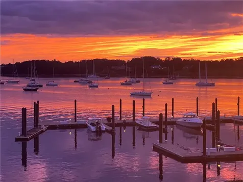 341 Thames Street Bristol RI 02809