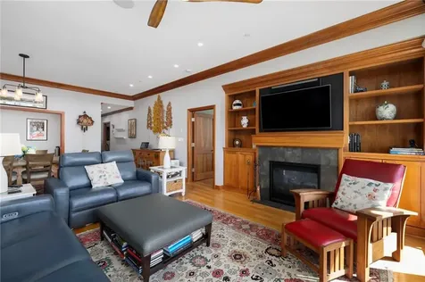 341 Thames Street Bristol RI 02809