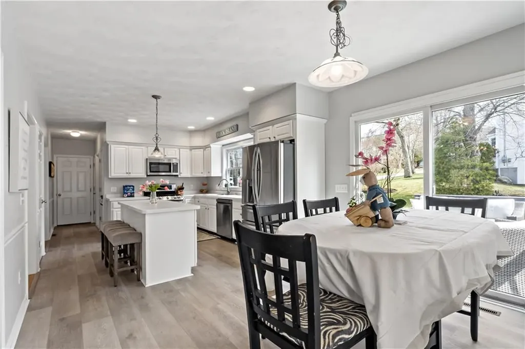 21 River View Road Narragansett RI 02882