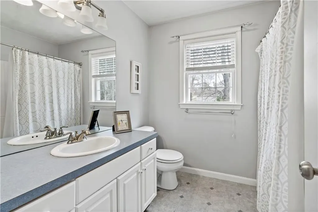 21 River View Road Narragansett RI 02882