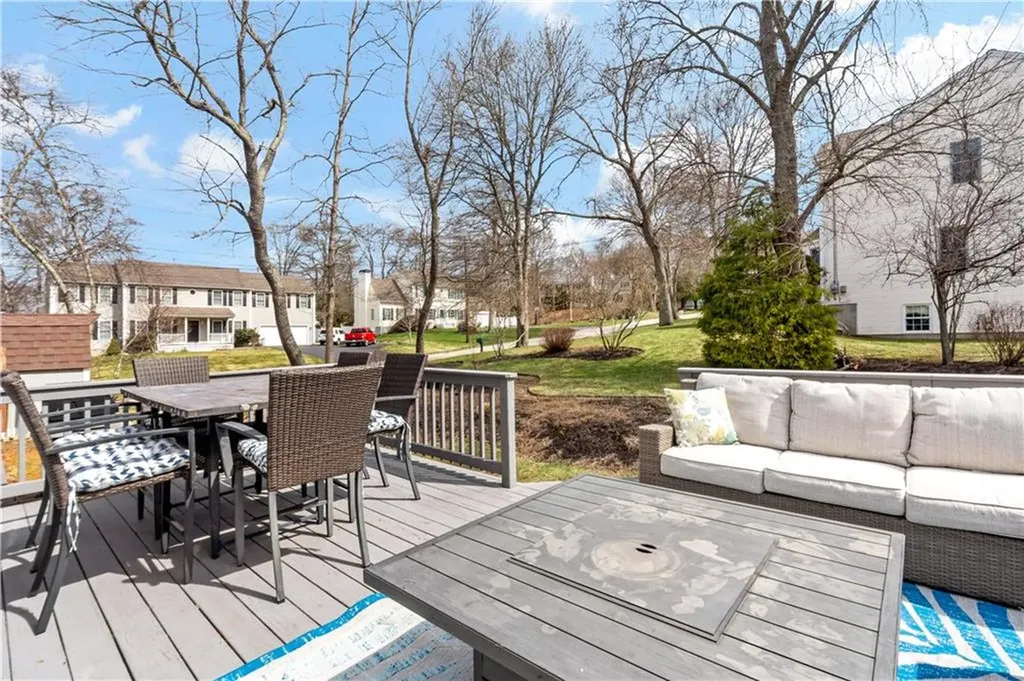 21 River View Road Narragansett RI 02882