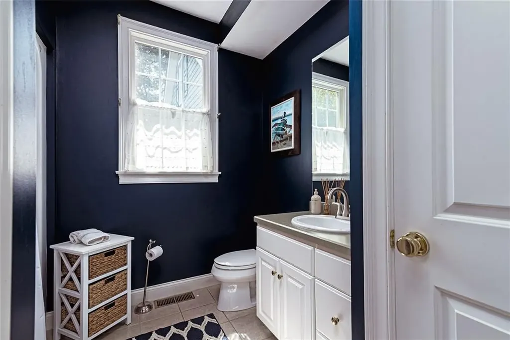 371 Glen Hill Drive North Kingstown RI 02874