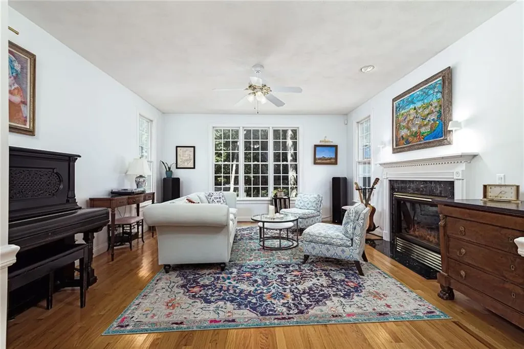 371 Glen Hill Drive North Kingstown RI 02874