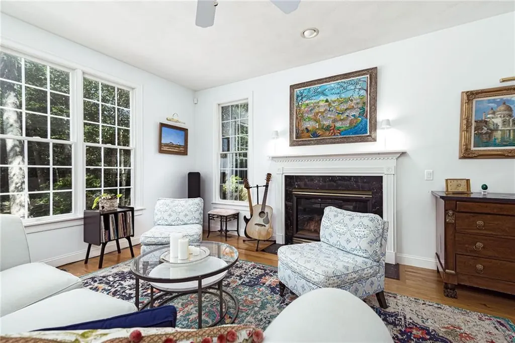 371 Glen Hill Drive North Kingstown RI 02874