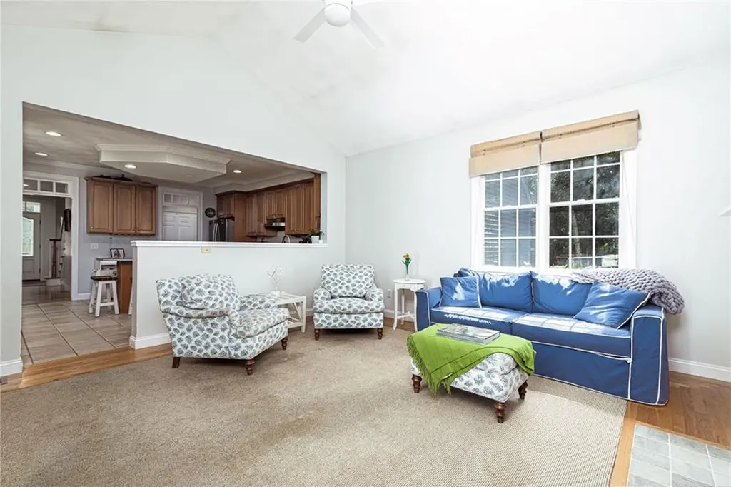 371 Glen Hill Drive North Kingstown RI 02874