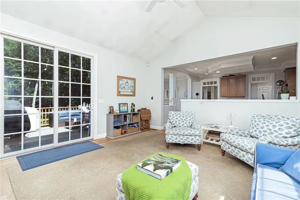 371 Glen Hill Drive North Kingstown RI 02874