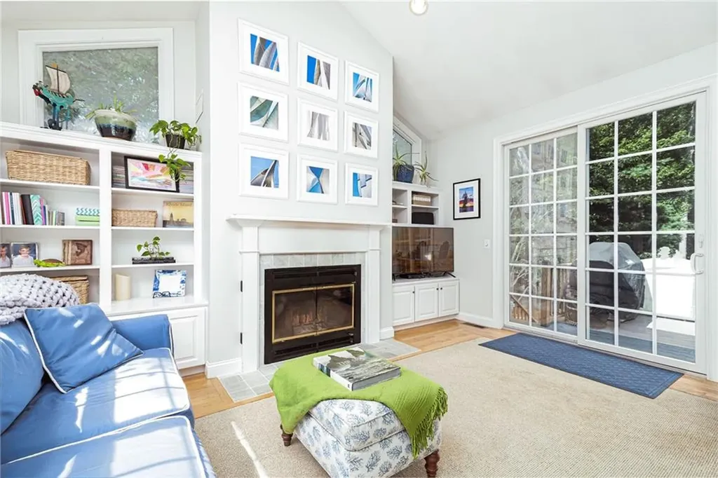 371 Glen Hill Drive North Kingstown RI 02874