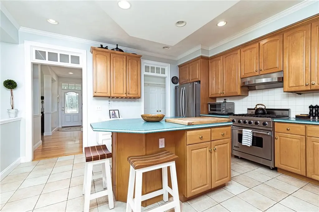 371 Glen Hill Drive North Kingstown RI 02874