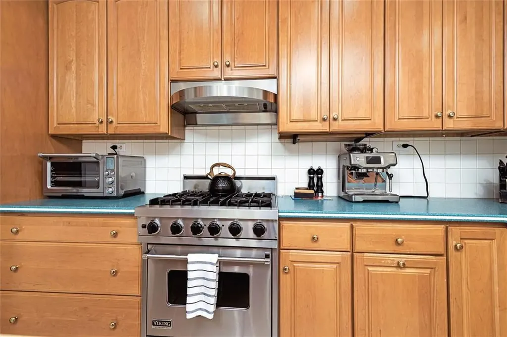 371 Glen Hill Drive North Kingstown RI 02874