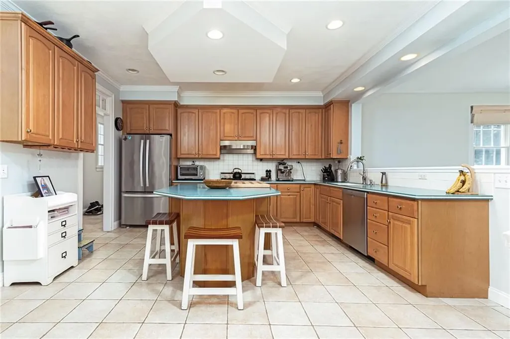 371 Glen Hill Drive North Kingstown RI 02874