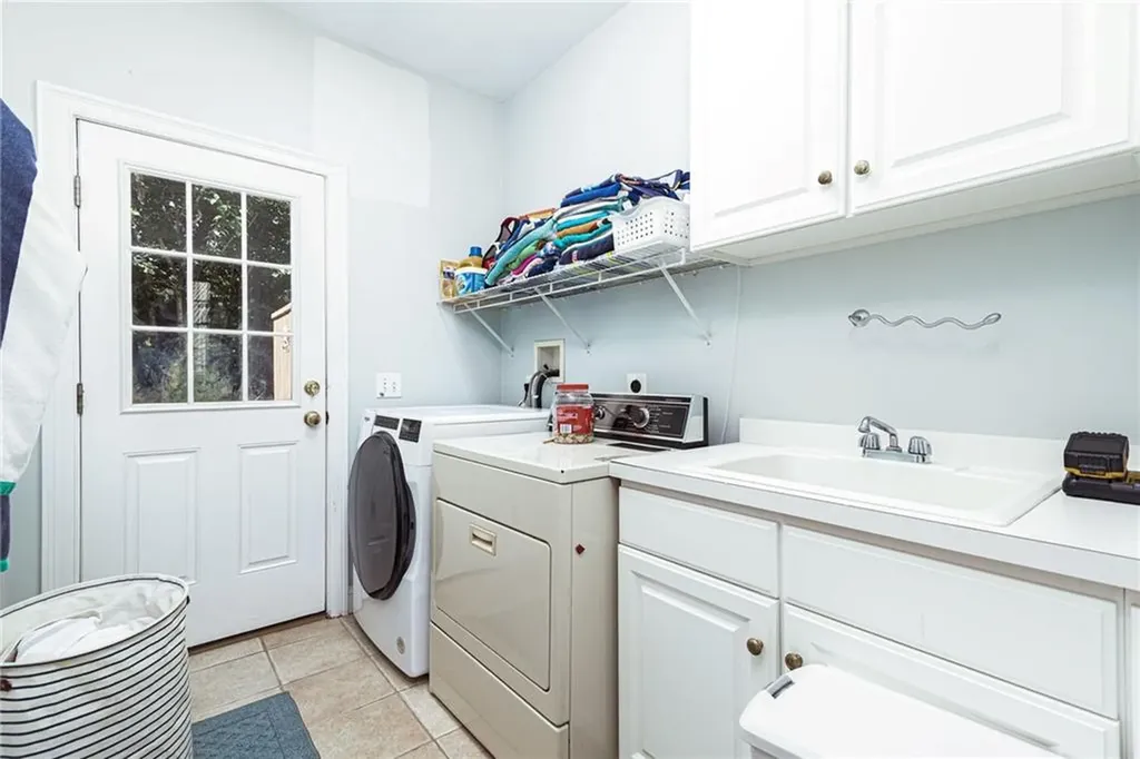 371 Glen Hill Drive North Kingstown RI 02874