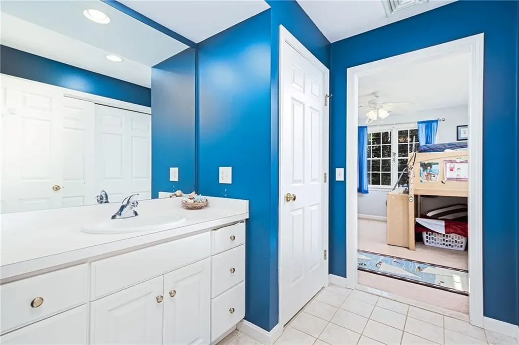 371 Glen Hill Drive North Kingstown RI 02874