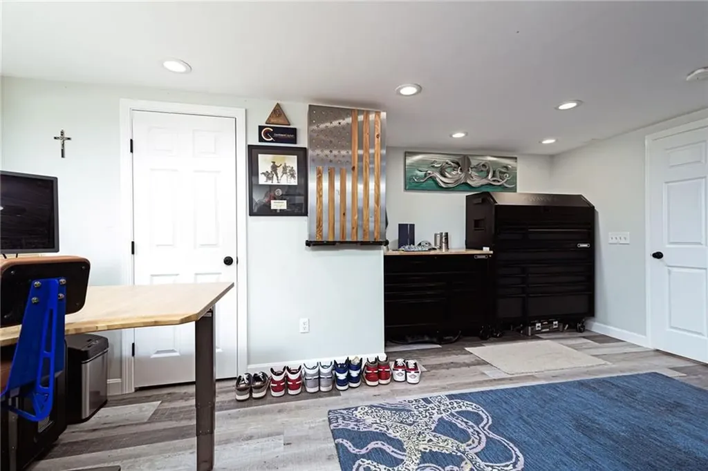 371 Glen Hill Drive North Kingstown RI 02874