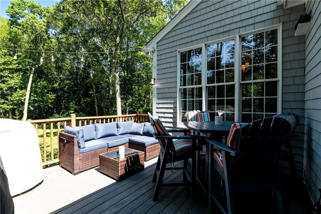 371 Glen Hill Drive North Kingstown RI 02874