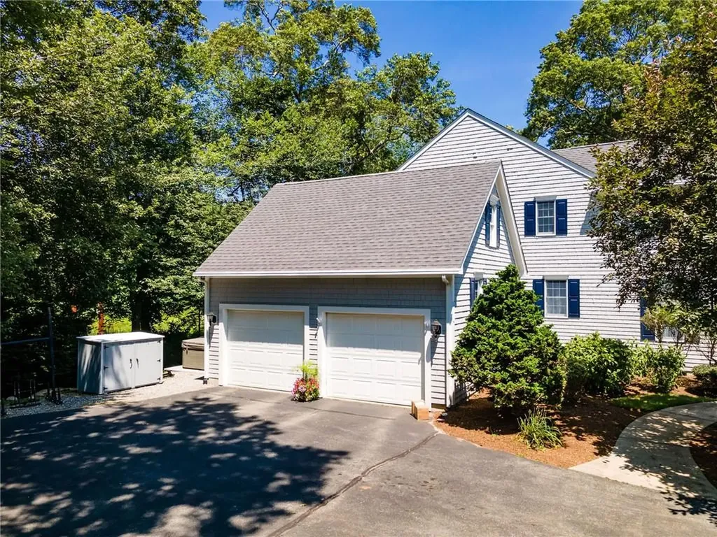 371 Glen Hill Drive North Kingstown RI 02874