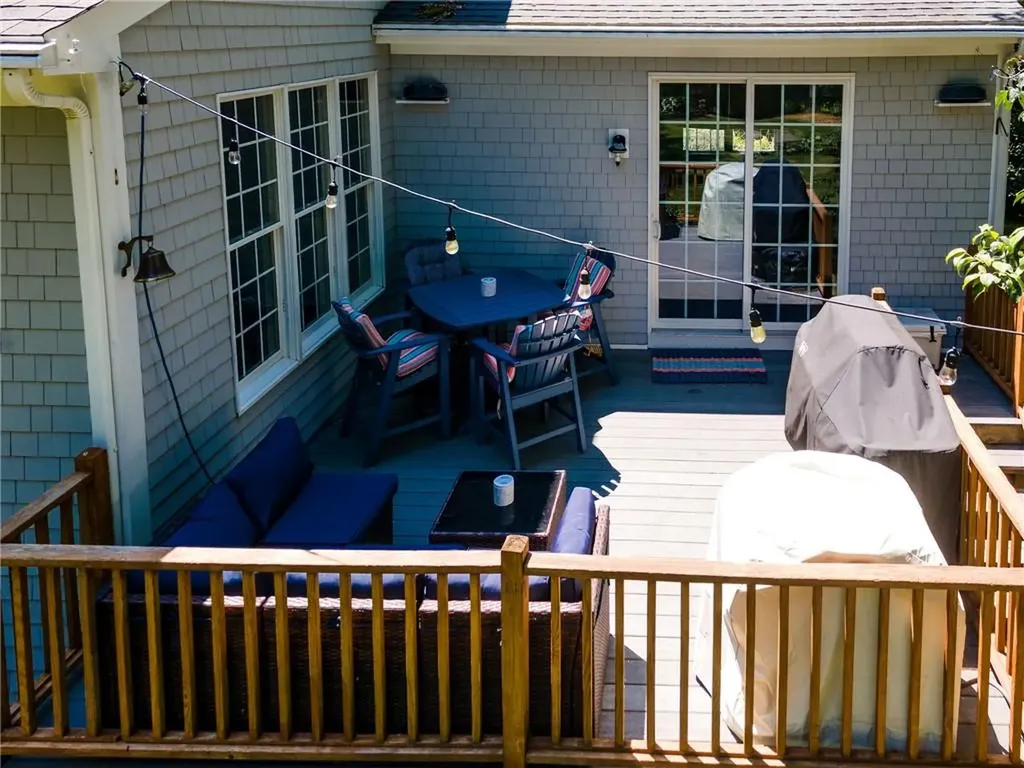 371 Glen Hill Drive North Kingstown RI 02874