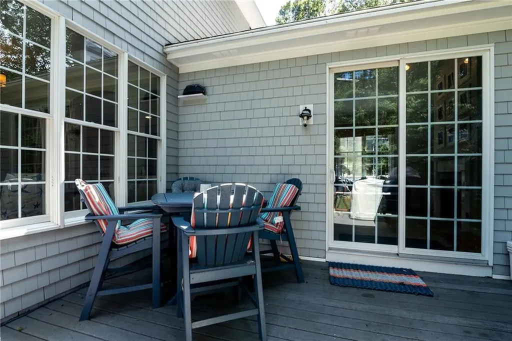 371 Glen Hill Drive North Kingstown RI 02874