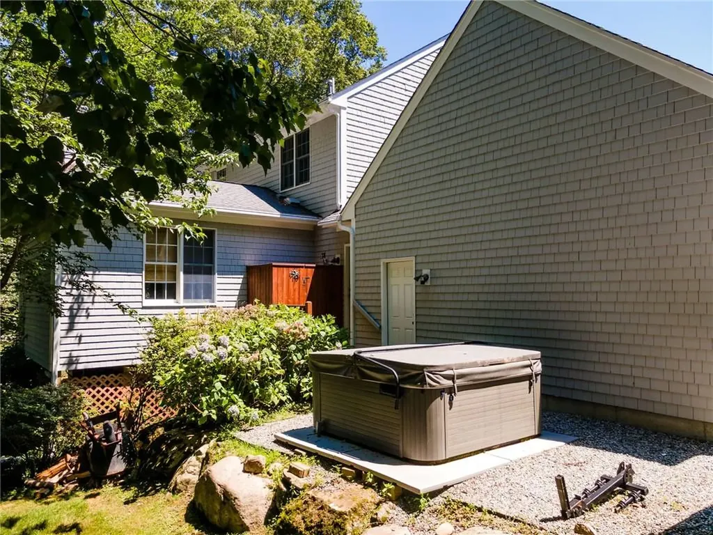 371 Glen Hill Drive North Kingstown RI 02874