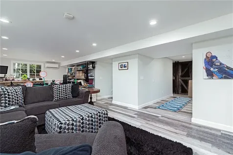 371 Glen Hill Drive North Kingstown RI 02874
