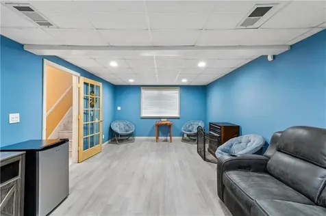 12 Railroad Row Warwick RI 02886