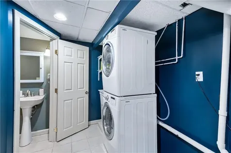 12 Railroad Row Warwick RI 02886