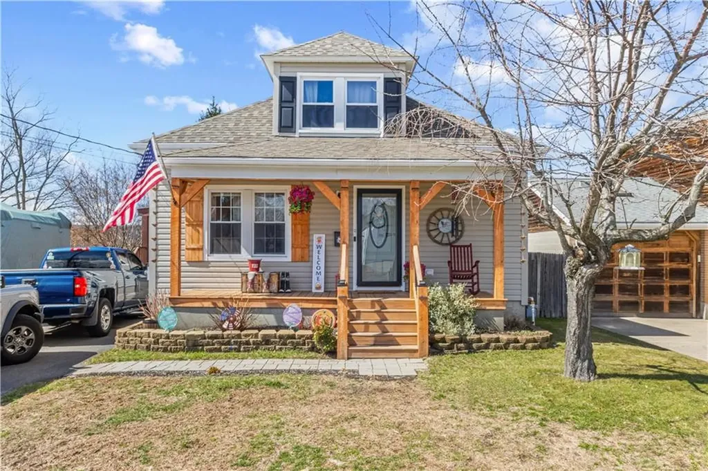 61 Mcaloon Street Pawtucket RI 02861