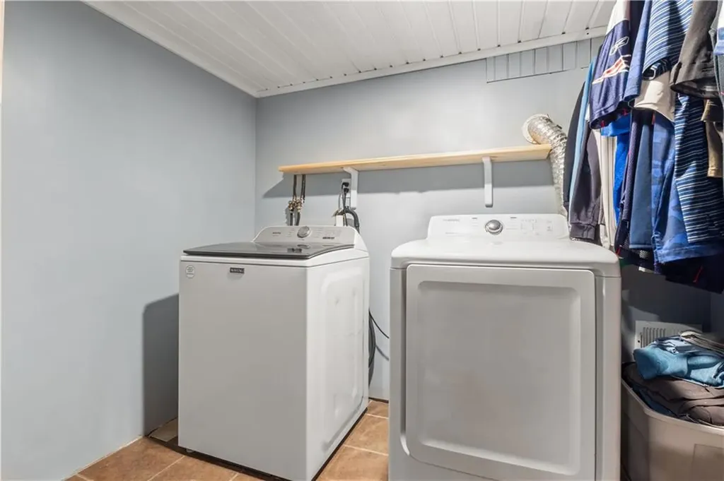 61 Mcaloon Street Pawtucket RI 02861