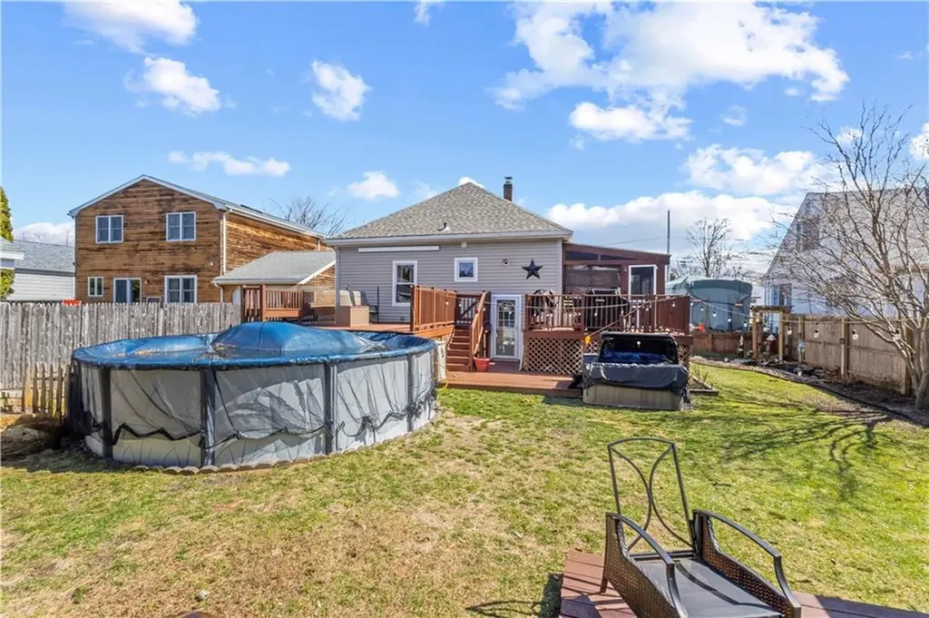 61 Mcaloon Street Pawtucket RI 02861