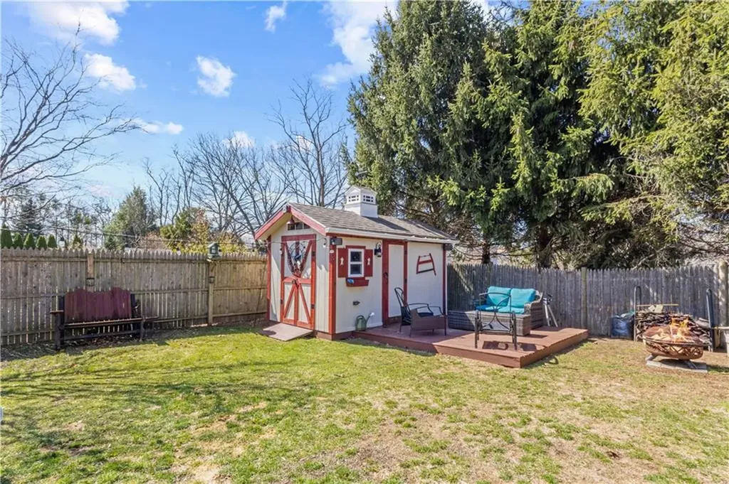 61 Mcaloon Street Pawtucket RI 02861
