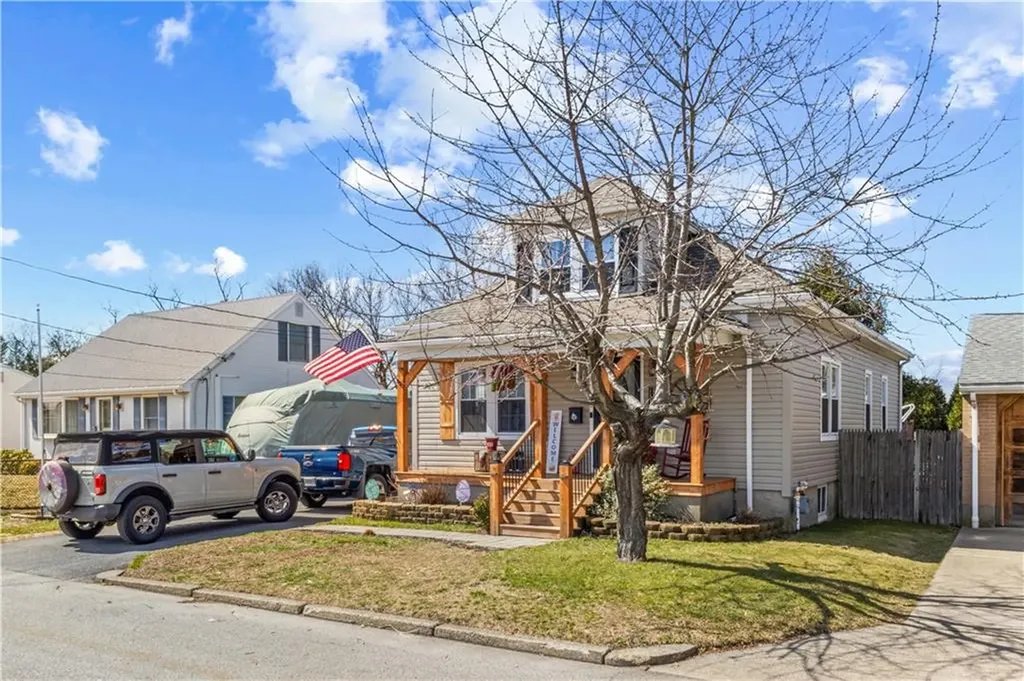 61 Mcaloon Street Pawtucket RI 02861