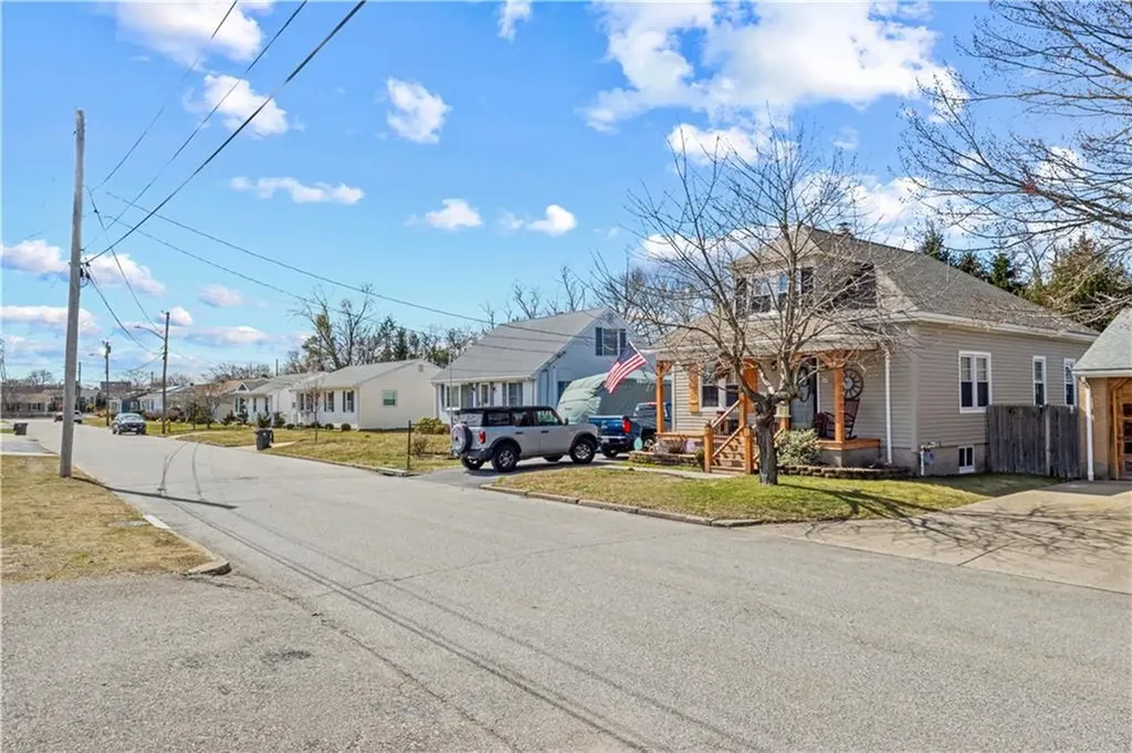 61 Mcaloon Street Pawtucket RI 02861