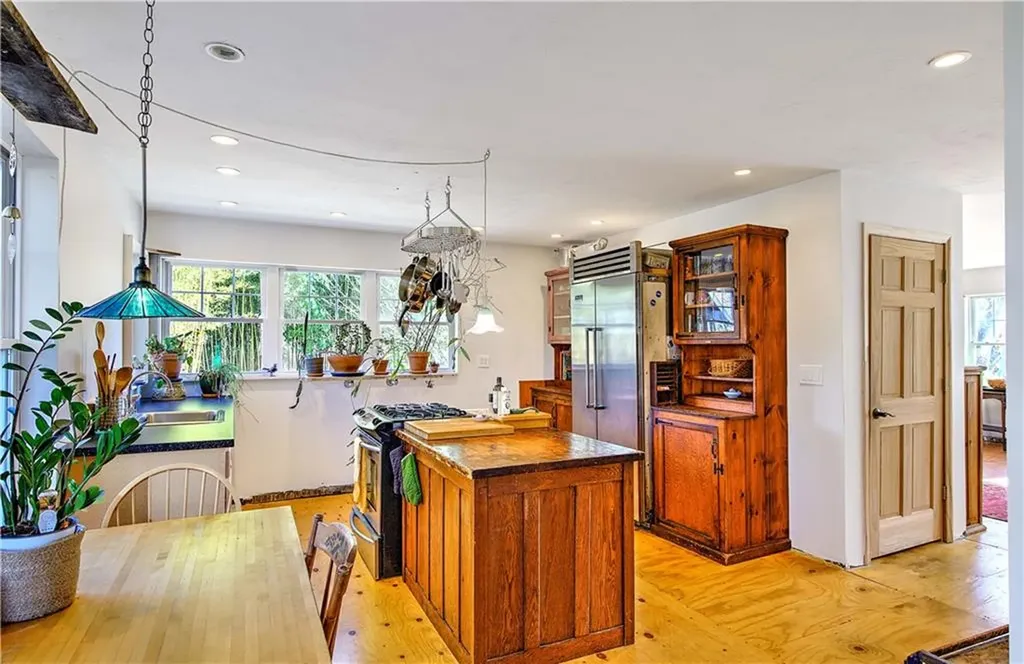 59 Mason Road Barrington RI 02806