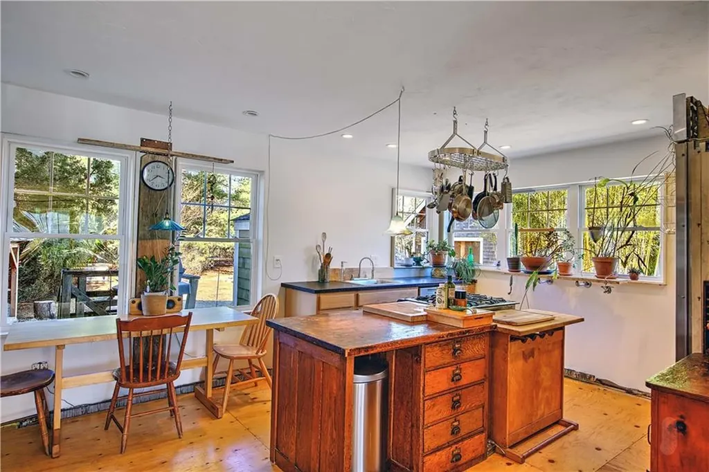 59 Mason Road Barrington RI 02806