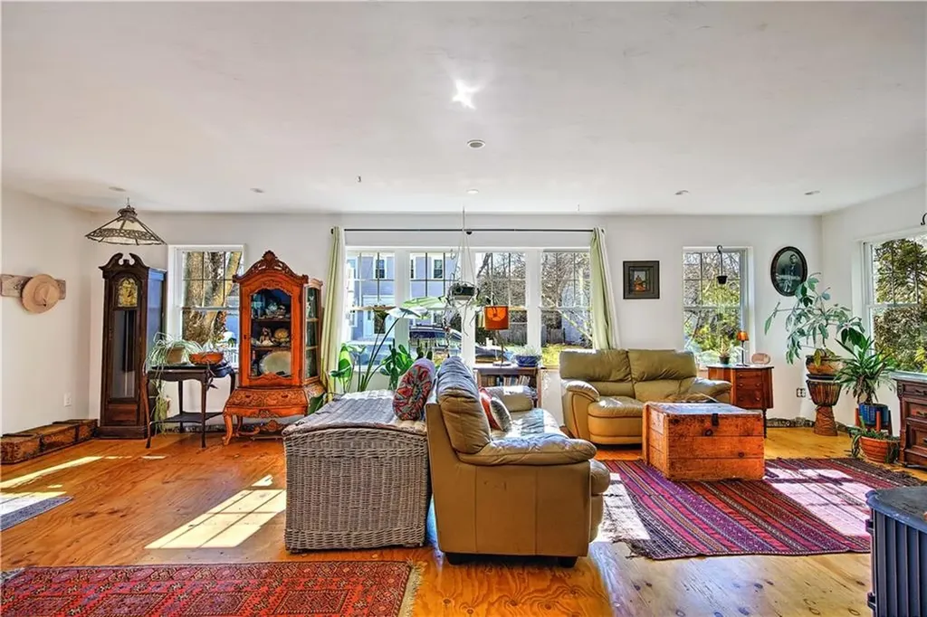 59 Mason Road Barrington RI 02806