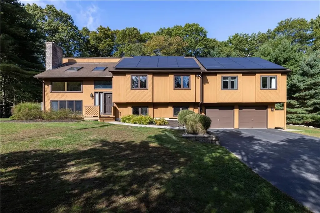 8 Robin Drive North Kingstown RI 02852