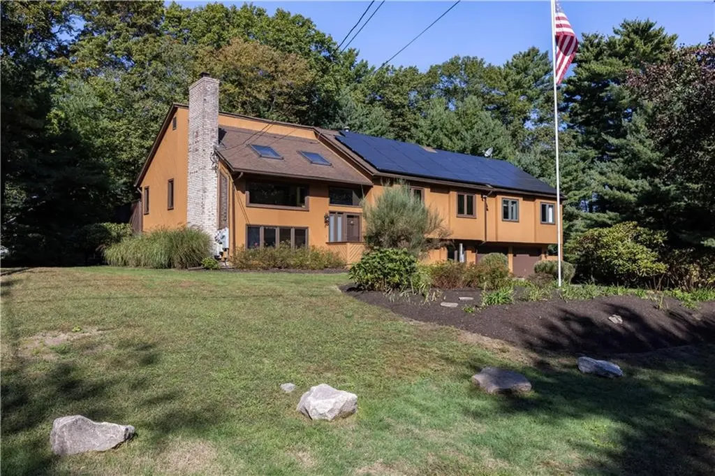 8 Robin Drive North Kingstown RI 02852