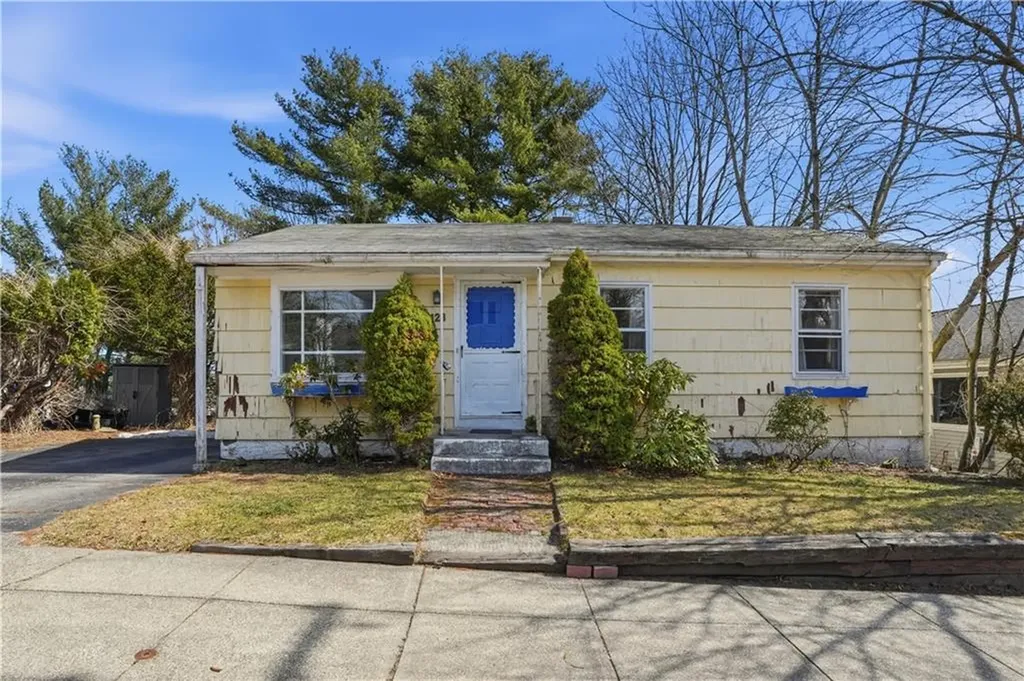 128 Clifford Street Pawtucket RI 02860