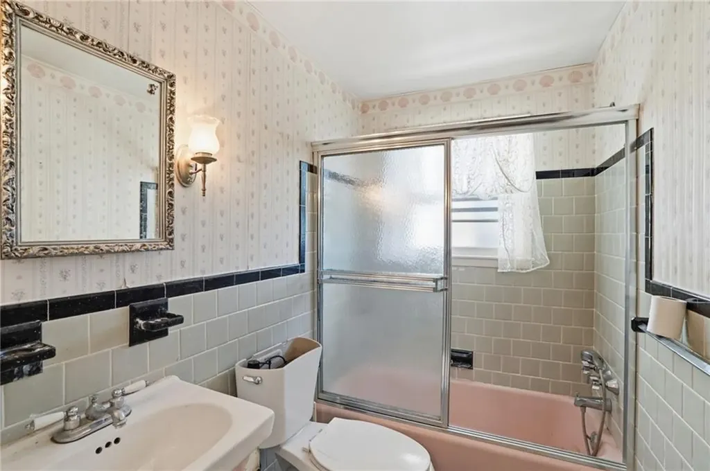 128 Clifford Street Pawtucket RI 02860
