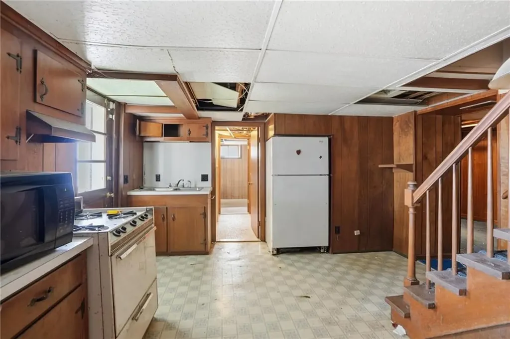 128 Clifford Street Pawtucket RI 02860