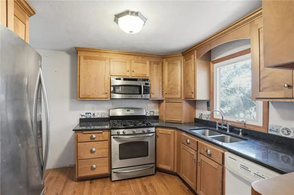 128 Clifford Street Pawtucket RI 02860