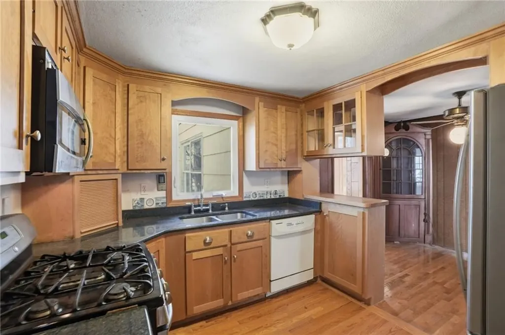 128 Clifford Street Pawtucket RI 02860