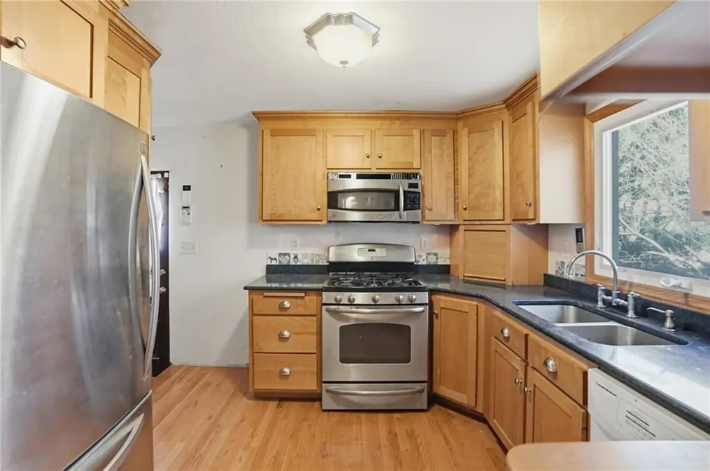 128 Clifford Street Pawtucket RI 02860