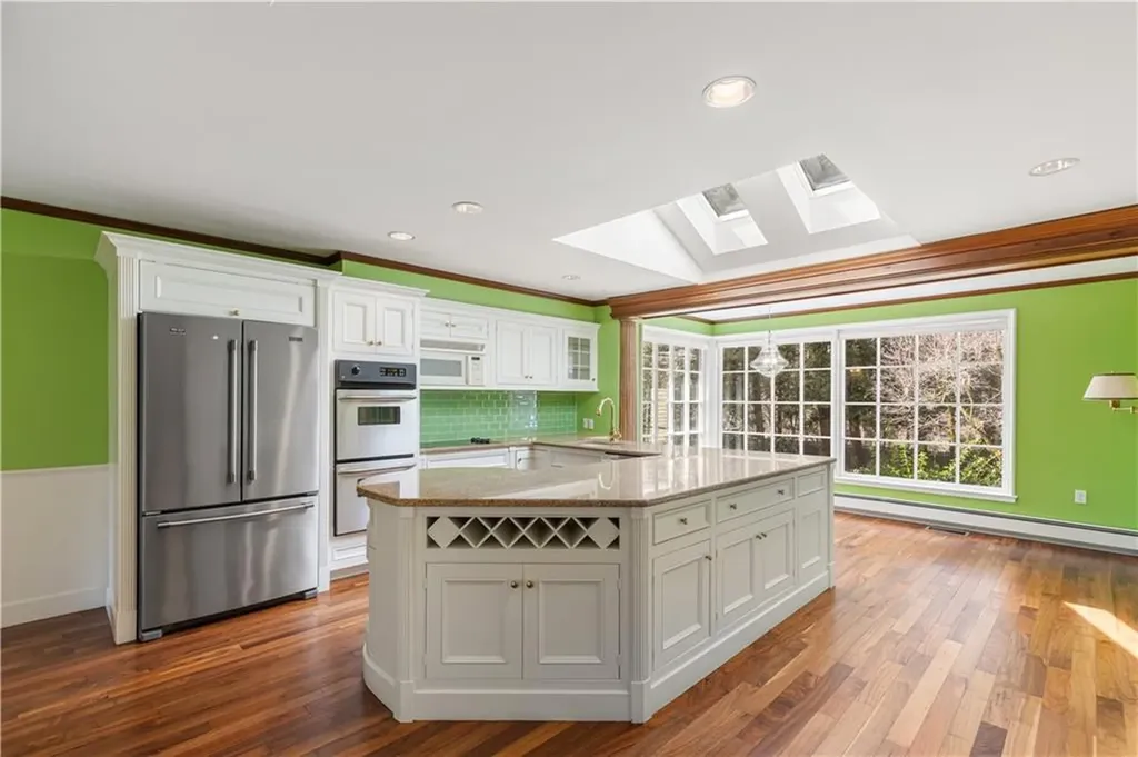 28 South Hill Drive Cranston RI 02920