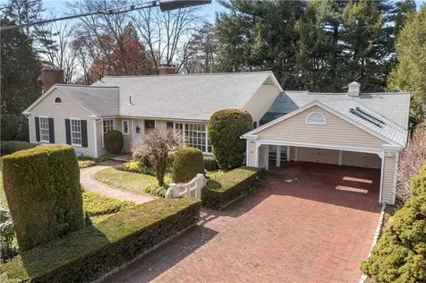 28 South Hill Drive Cranston RI 02920
