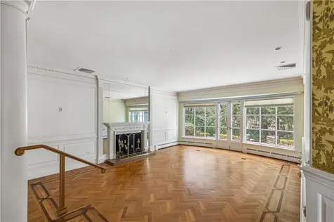 28 South Hill Drive Cranston RI 02920